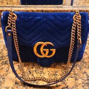 Gucci Blue Velvet Marmont Shoulder Bag. Medium Size. 10×6×3.